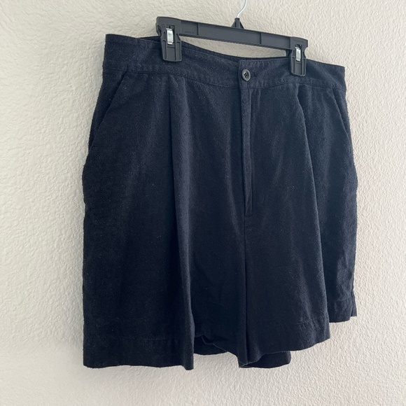 JENNI KAYNE | Bestselling Raw Silk Pleated High Waisted Short in Black | Size 12 - Picture 7 of 12